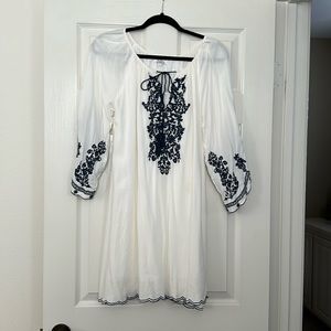 Pretty cream tunic dress with navy embroidery. Size L.